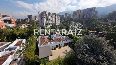Casa de 5 alcobas en venta en Loma De Las Brujas, Envigado, 349 m² · foto 2 de 20