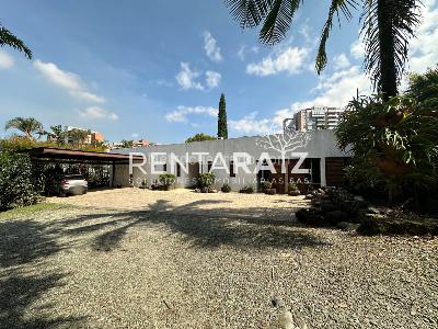 Casa de 5 alcobas en venta en Loma De Las Brujas, Envigado, 349 m² · foto 3 de 20