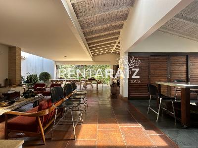 Casa de 5 alcobas en venta en Loma De Las Brujas, Envigado, 349 m² · foto 6 de 20
