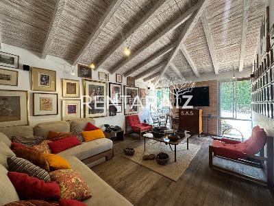 Casa de 5 alcobas en venta en Loma De Las Brujas, Envigado, 349 m² · foto 17 de 20
