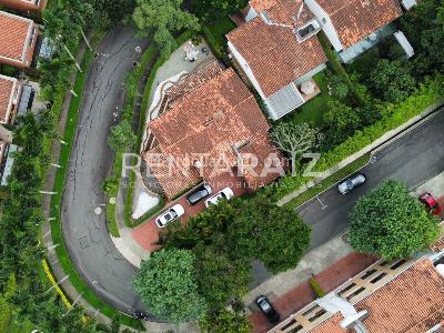 Casa de 4 alcobas en venta en Loma Benedictinos Envigado, Envigado, 340 m² · foto 4 de 20