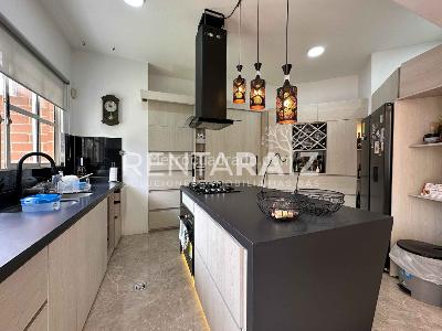 Casa de 4 alcobas en venta en El Poblado, Medellín, 261 m² · foto 11 de 20