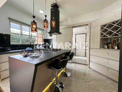 Casa de 4 alcobas en venta en El Poblado, Medellín, 261 m² · foto 12 de 20
