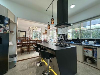 Casa de 4 alcobas en venta en El Poblado, Medellín, 261 m² · foto 13 de 20