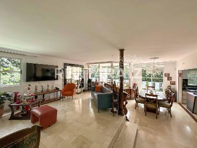 Casa de 4 alcobas en venta en El Poblado, Medellín, 261 m² · foto 14 de 20