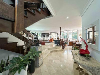 Casa de 4 alcobas en venta en El Poblado, Medellín, 261 m² · foto 15 de 20