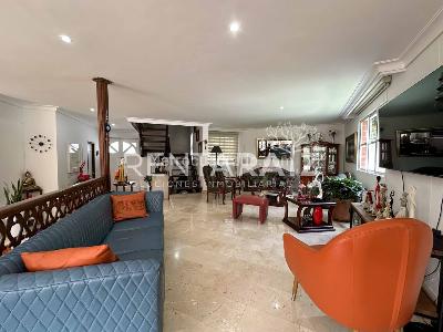 Casa de 4 alcobas en venta en El Poblado, Medellín, 261 m² · foto 18 de 20