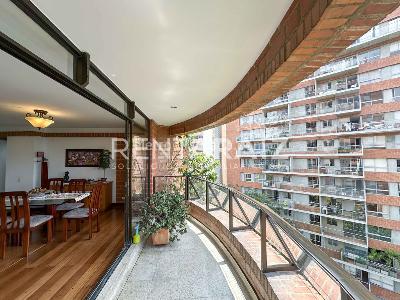 Apartamento de 3 alcobas en venta en Los Balsos, Medellín, 176 m² · foto 2 de 20