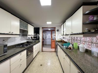 Apartamento de 3 alcobas en venta en Los Balsos, Medellín, 176 m² · foto 5 de 20