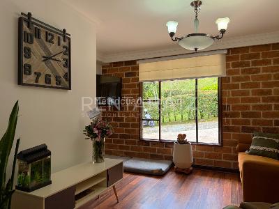 Casa de 4 alcobas en venta en Asdesillas, Sabaneta, 358 m² · foto 13 de 20