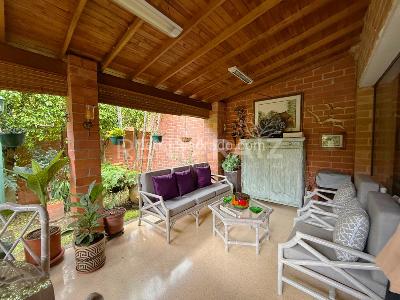 Casa de 4 alcobas en venta en El Tesoro, Medellín, 302 m² · foto 5 de 20