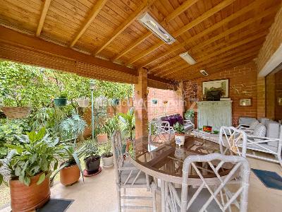 Casa de 4 alcobas en venta en El Tesoro, Medellín, 302 m² · foto 6 de 20