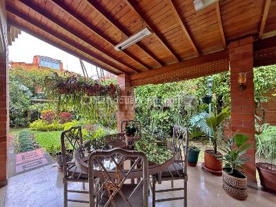 Casa de 4 alcobas en venta en El Tesoro, Medellín, 302 m² · foto 7 de 20