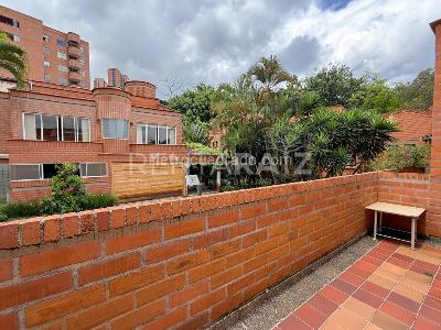 Casa de 4 alcobas en venta en El Tesoro, Medellín, 302 m² · foto 10 de 20