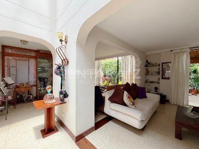 Casa de 4 alcobas en venta en El Tesoro, Medellín, 302 m² · foto 17 de 20