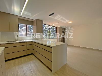 Apartamento de 3 alcobas en venta en Los Balsos, Medellín, 278 m² · foto 5 de 20