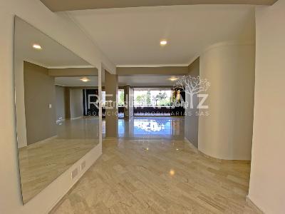 Apartamento de 3 alcobas en venta en Los Balsos, Medellín, 278 m² · foto 9 de 20