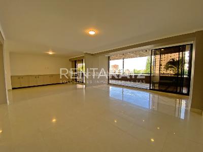 Apartamento de 3 alcobas en venta en Los Balsos, Medellín, 278 m² · foto 17 de 20