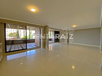 Apartamento de 3 alcobas en venta en Los Balsos, Medellín, 278 m² · foto 18 de 20
