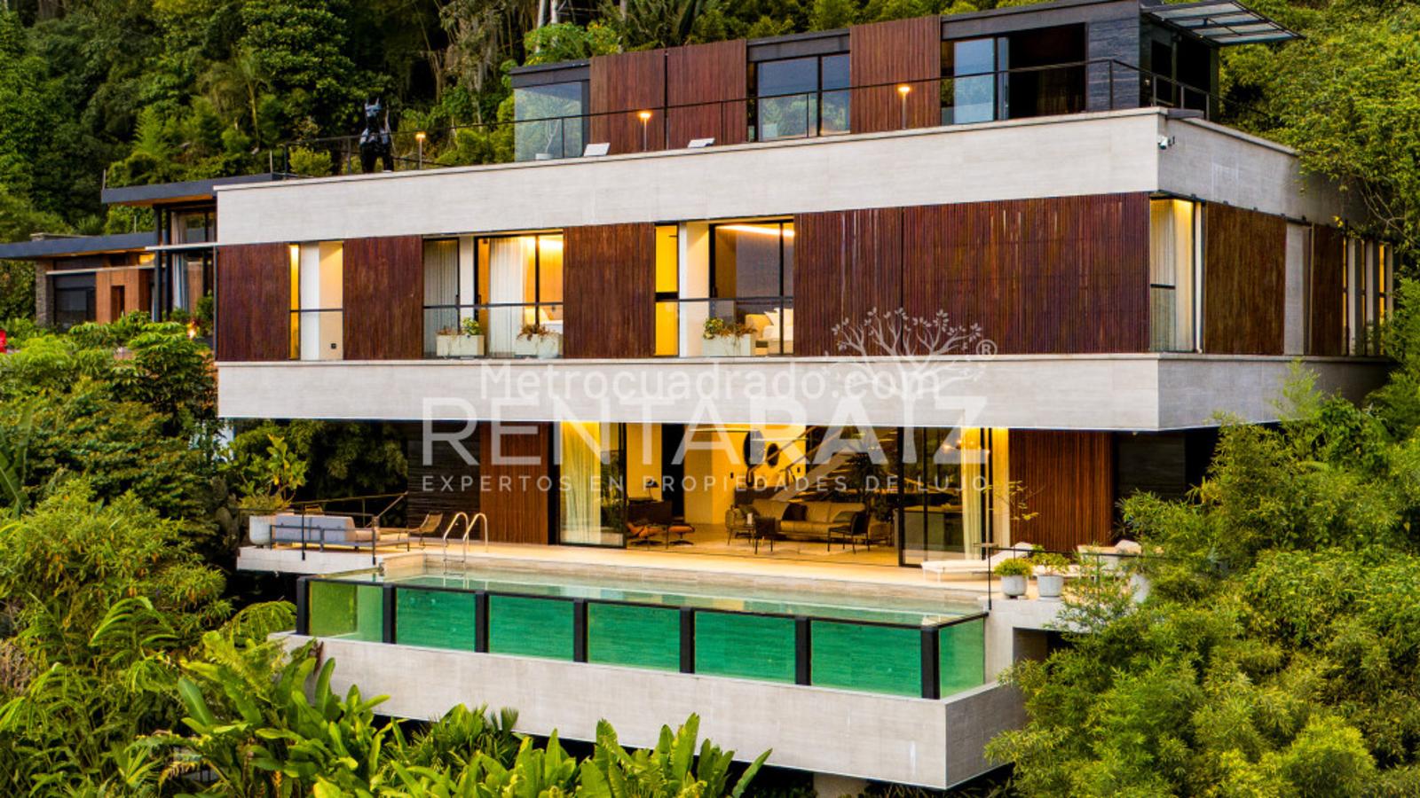 Casa de 4 habitaciones en venta en El Poblado, Medellín — imagen 1 de 20