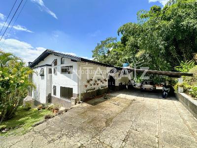 Casa de 4 alcobas en venta en Loma Del Chocho, Envigado, 354 m² · foto 2 de 20