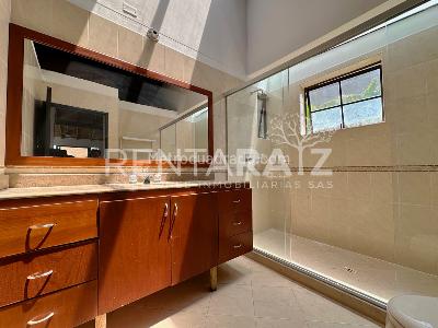 Casa de 4 alcobas en venta en Loma Del Chocho, Envigado, 354 m² · foto 17 de 20