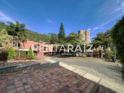 Casa de 4 alcobas en venta en La Calera, Medellín, 360 m² · foto 3 de 20