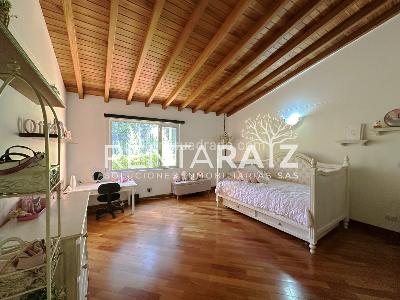 Casa de 4 alcobas en venta en La Calera, Medellín, 360 m² · foto 18 de 20