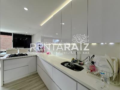 Casa de 3 alcobas en venta en Intermedia, Envigado, 350 m² · foto 9 de 20