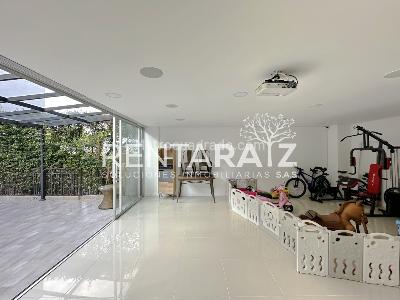 Casa de 3 alcobas en venta en Intermedia, Envigado, 350 m² · foto 14 de 20