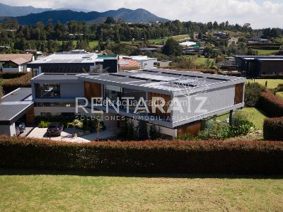 Casa de 5 alcobas en venta en Las Palmas, Medellín, 687 m² · foto 5 de 20