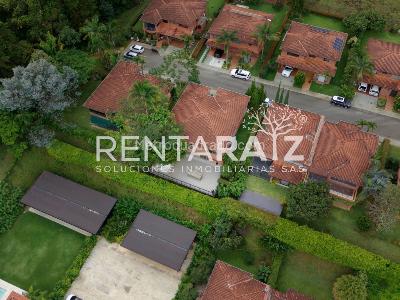 Casa de 4 alcobas en venta en El Poblado, Medellín, 339 m² · foto 3 de 20