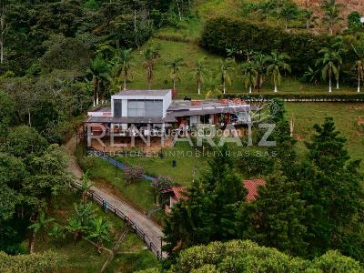 Casa de 4 alcobas en arriendo en Caldas, Medellín, 600 m² · foto 3 de 20