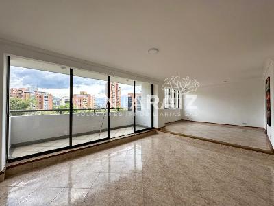 Apartamento de 3 alcobas en venta en El Poblado, Medellín, 220 m² · foto 2 de 20