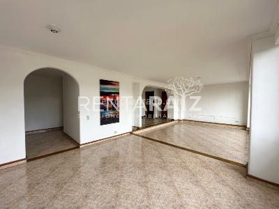 Apartamento de 3 alcobas en venta en El Poblado, Medellín, 220 m² · foto 3 de 20