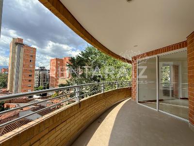 Apartamento de 3 alcobas en venta en Laureles, Medellín, 160 m² · foto 3 de 20