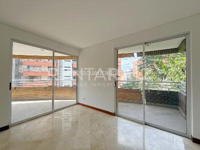Apartamento de 3 alcobas en venta en Laureles, Medellín, 160 m² · foto 5 de 20