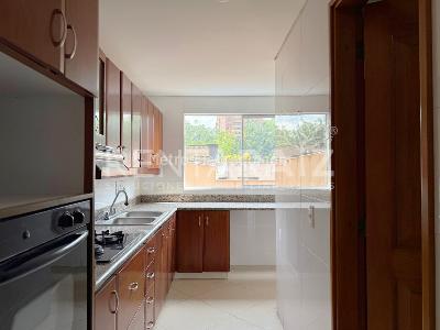 Apartamento de 3 alcobas en venta en Laureles, Medellín, 160 m² · foto 8 de 20
