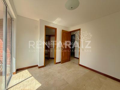 Apartamento de 3 alcobas en venta en Laureles, Medellín, 160 m² · foto 16 de 20