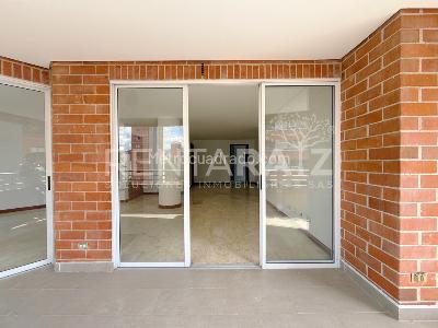 Apartamento de 3 alcobas en venta en Laureles, Medellín, 160 m² · foto 18 de 20