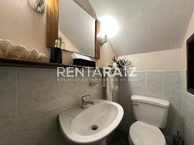 Casa de 3 alcobas en venta en Loma Del Escobero, Envigado, 230 m² · foto 11 de 20
