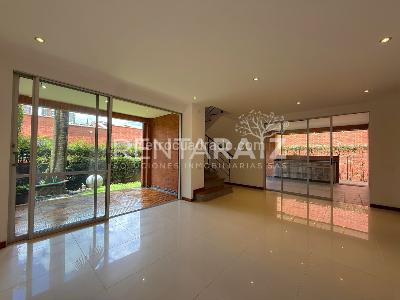 Casa de 5 alcobas en venta en Loma Benedictinos, Envigado, 300 m² · foto 5 de 20