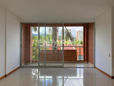 Casa de 5 alcobas en venta en Loma Benedictinos, Envigado, 300 m² · foto 8 de 20