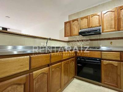 Apartamento de 2 alcobas en venta en El Poblado, Medellín, 80 m² · foto 3 de 12