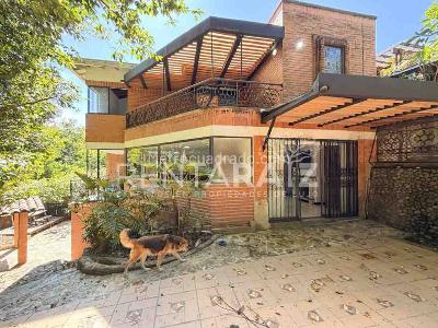 Casa de 5 alcobas en venta en El Poblado, Medellín, 600 m² · foto 2 de 20