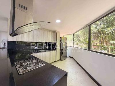 Casa de 5 alcobas en venta en El Poblado, Medellín, 600 m² · foto 5 de 20