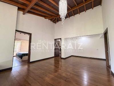 Casa de 5 alcobas en venta en El Poblado, Medellín, 600 m² · foto 10 de 20