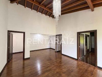 Casa de 5 alcobas en venta en El Poblado, Medellín, 600 m² · foto 17 de 20