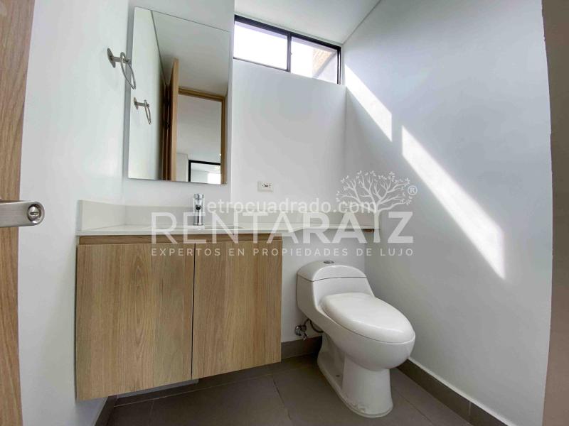 Apartamento Amplio de 3 Alcobas en El Tesoro - 8