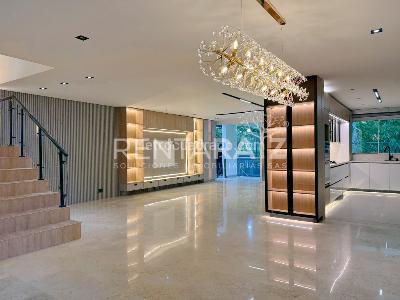 Casa de 3 alcobas en venta en Loma Del Chocho, Envigado, 304 m² · foto 2 de 20